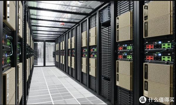 英伟达 从显卡巨头到AI产业的新垄断者